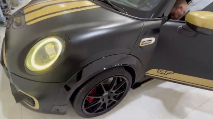 Used MINI Hatch Cooper S III (F55/F56) Facelift, 2.0 l, 2020 in Dubai, Black color. GCC Specs | AUTO.AE