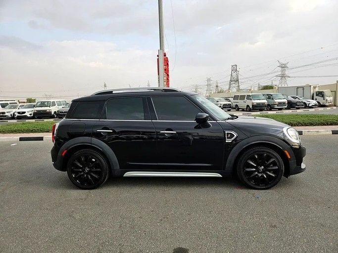 Used MINI Hatch Cooper S III (F55/F56) Facelift, 2.0 l, 2020 in Dubai by Irfan Motors, Black color. American Specs | AUTO.AE