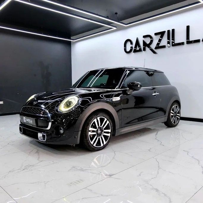 Used MINI Hatch Cooper S III (F55/F56) Facelift, 2.0 l, 2020 in Dubai by Carzilla Motors, Black color. GCC Specs | AUTO.AE
