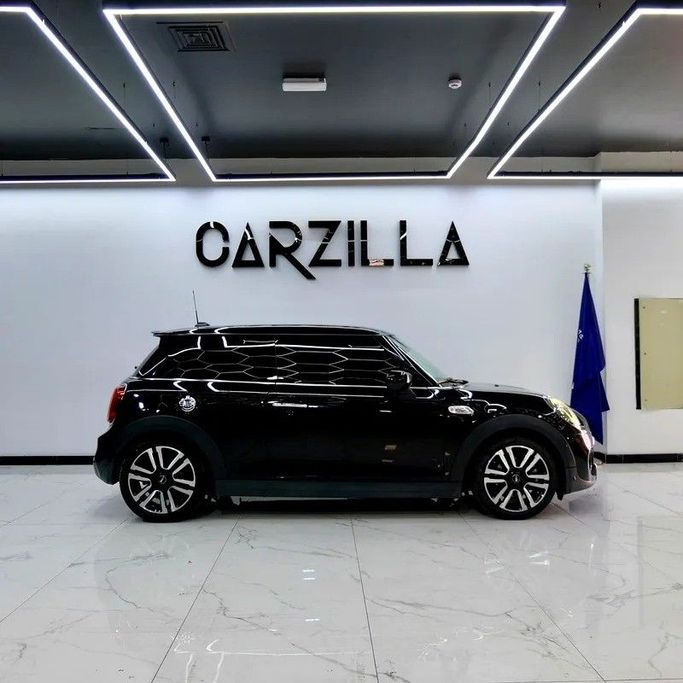 Used MINI Hatch Cooper S III (F55/F56) Facelift, 2.0 l, 2020 in Dubai by Carzilla Motors, Black color. GCC Specs | AUTO.AE