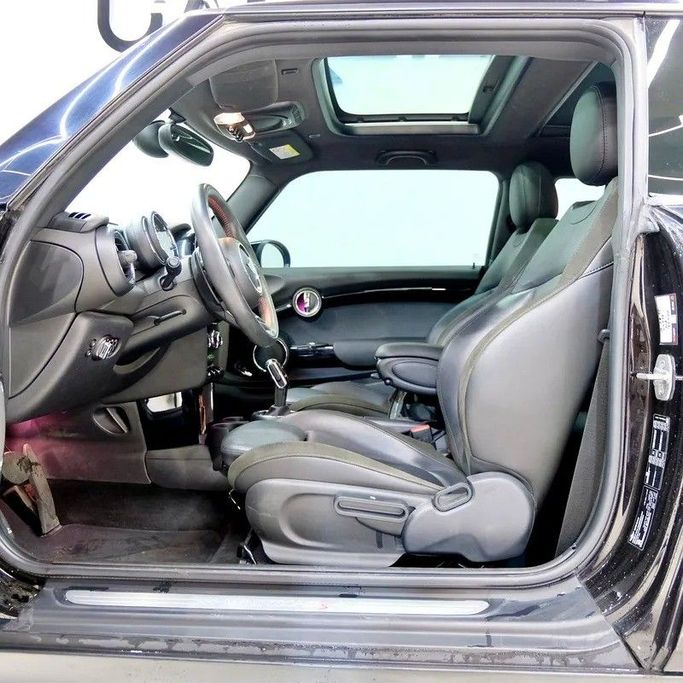 Used MINI Hatch Cooper S III (F55/F56) Facelift, 2.0 l, 2020 in Dubai by Carzilla Motors, Black color. GCC Specs | AUTO.AE