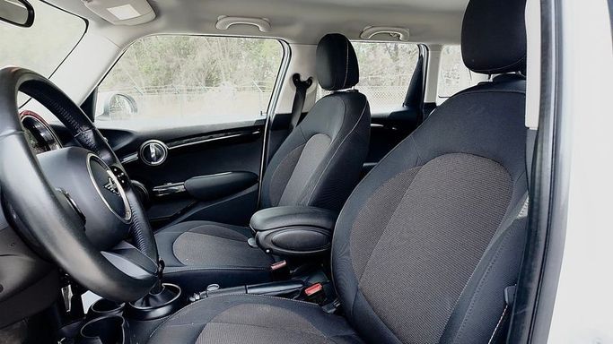 Used MINI Hatch Cooper III (F55/F56) Facelift 2, 1.5 l, 2024 in Dubai by Cariva Used Cars , White color. GCC Specs | AUTO.AE