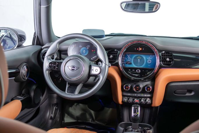 Подержанный MINI Hatch Cooper S III (F55/F56) Рестайлинг 2, 2.0 л, 2022 в Дубае от The Car Superstore Синий цвет. GCC | AUTO.AE