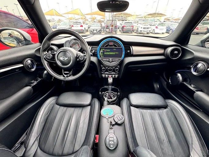 Подержанный MINI Hatch Cooper S III (F55/F56), 2.0 л, 2016 в Дубае от Al Qemah Used Cars Синий цвет. GCC | AUTO.AE