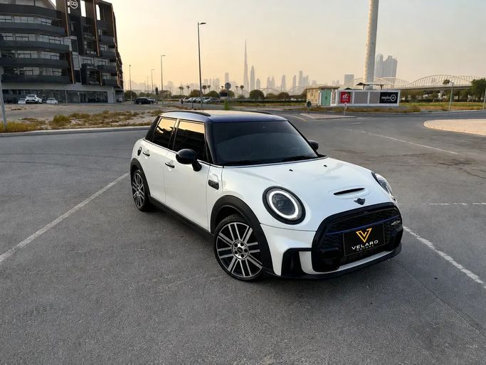 مستعملة MINI Hatch Cooper S عملية فيس ليفت III (F55/F56) 2, 2.0 l, 2023 في في الإمارات, دبي من Velaro motors ، اللون أبيض. مواصفات الخليج | AUTO.AE | إعلان #282068
