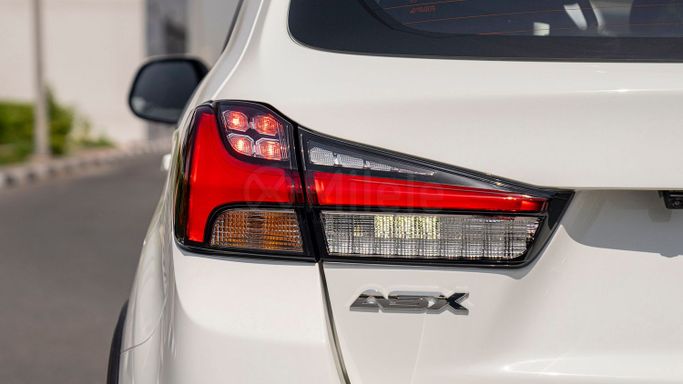 Новый Mitsubishi ASX I Рестайлинг 3, 2.0 л, 2024 в Дубае от Milele Белый цвет. Other | AUTO.AE