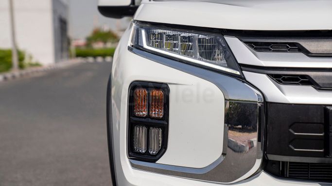 Новый Mitsubishi ASX I Рестайлинг 3, 2.0 л, 2024 в Дубае от Milele Белый цвет. Other | AUTO.AE