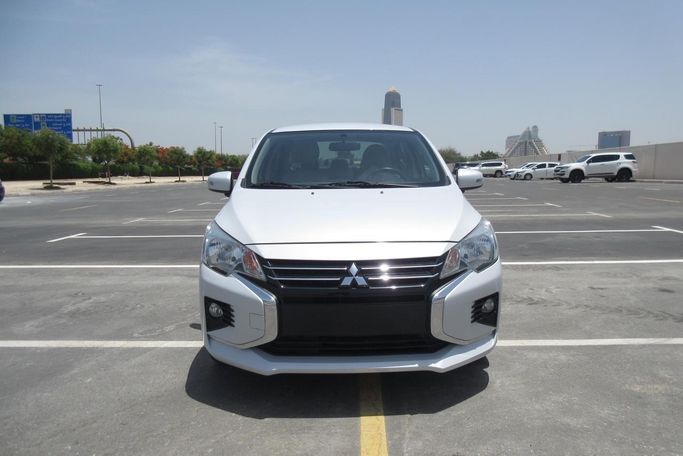 مستعملة Mitsubishi Attrage أنا فيس ليفت, 1.2 l, 2021 في في دبي من KARGAL USED CARS، اللون أبيض. مواصفات الخليج | AUTO.AE