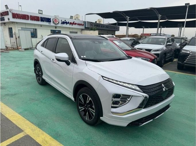 New Mitsubishi Eclipse Cross I Facelift, 1.5 l, 2024 in Dubai by Mohamed Hakim Motors, White color. Other | AUTO.AE