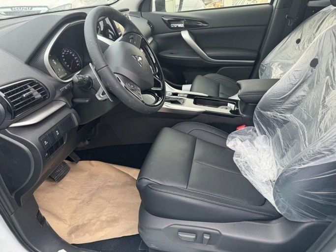 New Mitsubishi Eclipse Cross I Facelift, 1.5 l, 2024 in Dubai by Mohamed Hakim Motors, White color. Other | AUTO.AE