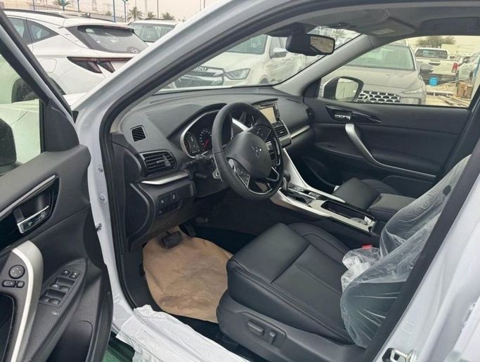 New Mitsubishi Eclipse Cross I Facelift, 1.5 l, 2024 in Dubai by Mohamed Hakim Motors, White color. Other | AUTO.AE