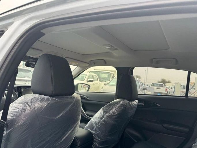New Mitsubishi Eclipse Cross I Facelift, 1.5 l, 2024 in Dubai by Mohamed Hakim Motors, White color. Other | AUTO.AE