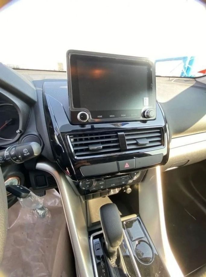 New Mitsubishi Eclipse Cross I Facelift, 1.5 l, 2024 in Dubai by Mohamed Hakim Motors, White color. GCC Specs | AUTO.AE