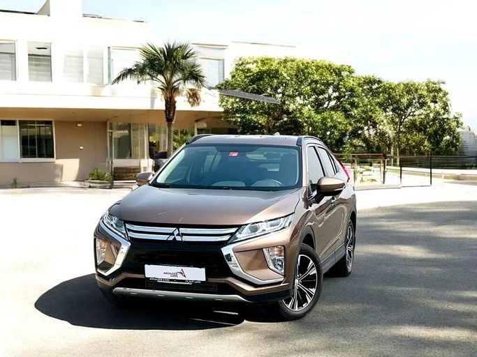 Подержанный Mitsubishi Eclipse Cross I, 1.5 л, 2019 в Дубае от Andaleeb Cars Коричневый цвет. GCC | AUTO.AE