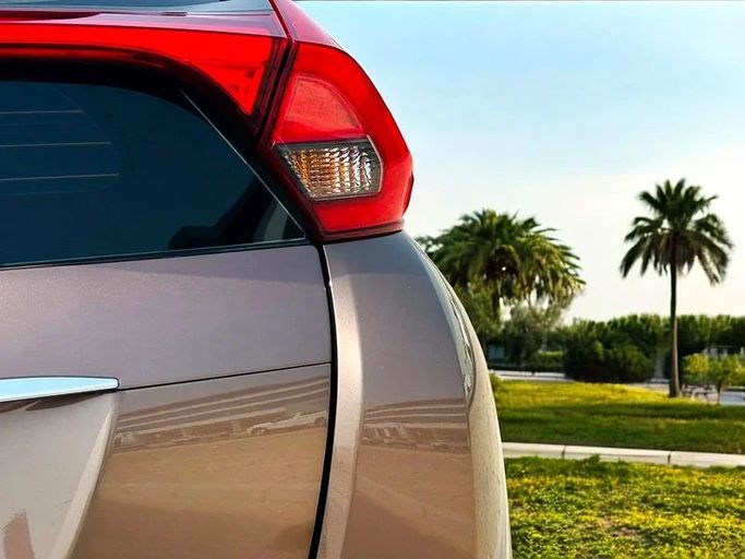 Подержанный Mitsubishi Eclipse Cross I, 1.5 л, 2019 в Дубае от Andaleeb Cars Коричневый цвет. GCC | AUTO.AE