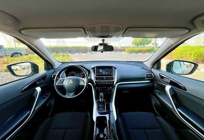 Подержанный Mitsubishi Eclipse Cross I, 1.5 л, 2018 в Дубае от Designo Cars Trading Серебристый цвет. GCC | AUTO.AE