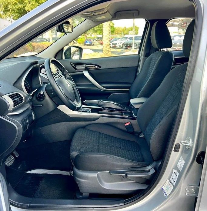 Подержанный Mitsubishi Eclipse Cross I, 1.5 л, 2018 в Дубае от Designo Cars Trading Серебристый цвет. GCC | AUTO.AE