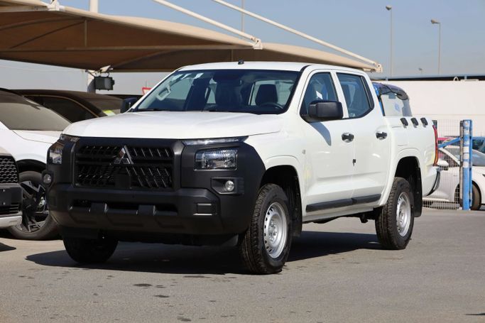 Новый Mitsubishi L200 VI, 2.4 л, 2025 в Дубае от JES Motors Белый цвет.  | AUTO.AE