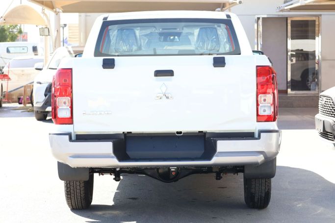 Новый Mitsubishi L200 VI, 2.4 л, 2025 в Дубае от JES Motors Белый цвет.  | AUTO.AE