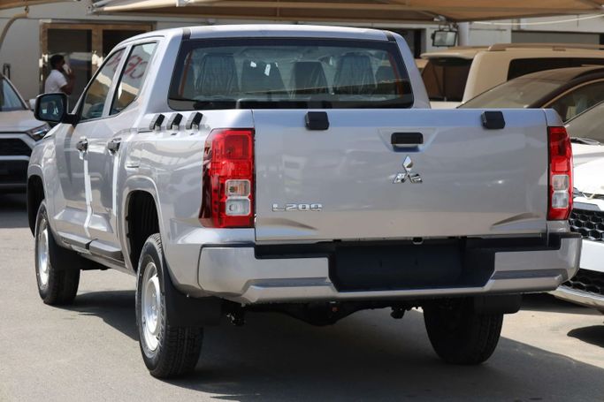 New Mitsubishi L200 V Facelift, 2.4 l, 2025 in Dubai by JES Motors, Silver color.  | AUTO.AE
