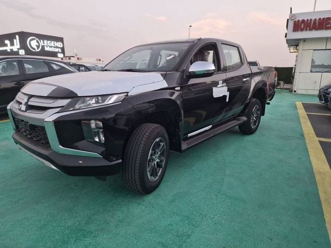 New Mitsubishi L200 V Facelift, 2.4 l, 2023 in Dubai by Mohamed Hakim Motors, Black color. Other | AUTO.AE