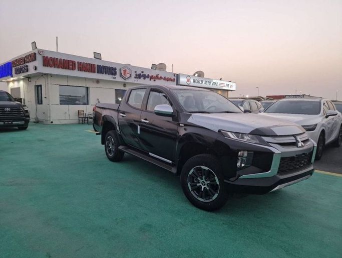 New Mitsubishi L200 V Facelift, 2.4 l, 2023 in Dubai by Mohamed Hakim Motors, Black color. Other | AUTO.AE