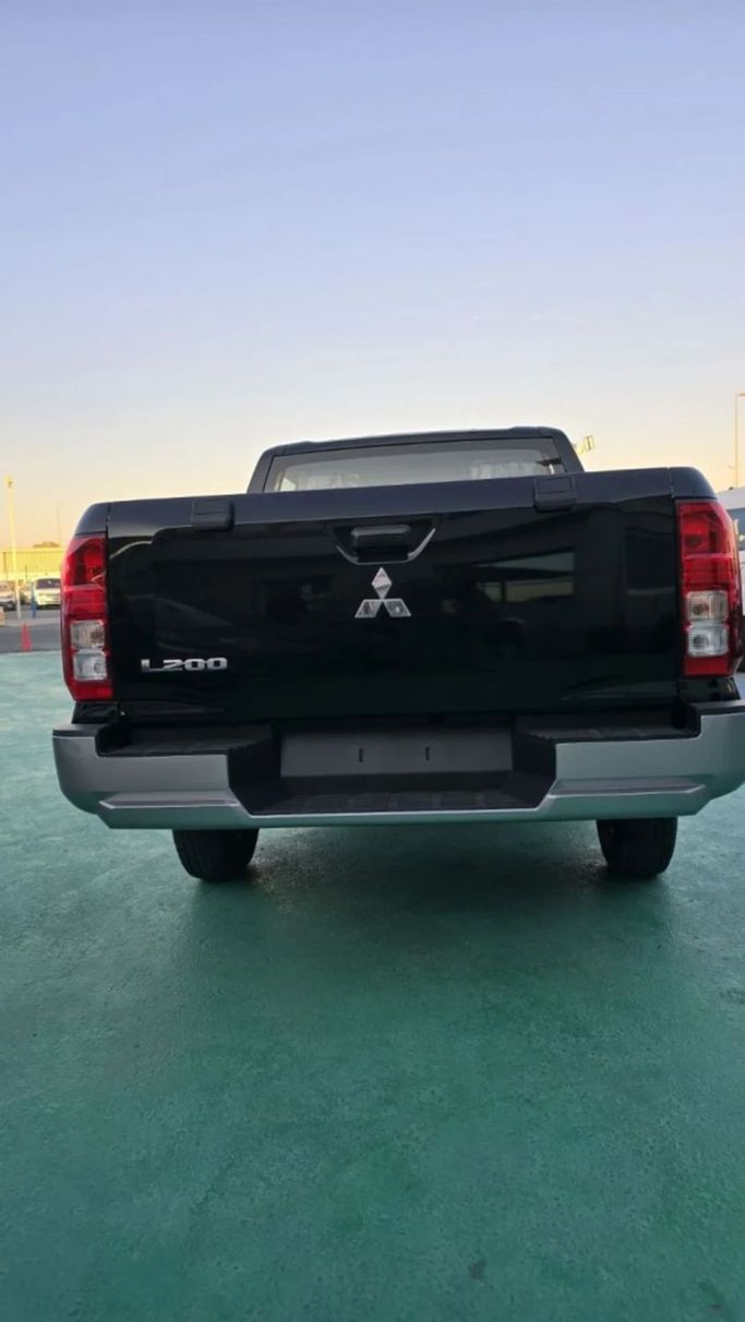 New Mitsubishi L200 V Facelift, 2.4 l, 2025 in Dubai by Mohamed Hakim Motors, Black color. Other | AUTO.AE