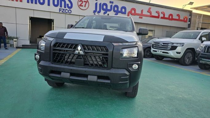 New Mitsubishi L200 V Facelift, 2.4 l, 2025 in Dubai by Mohamed Hakim Motors, Black color. Other | AUTO.AE