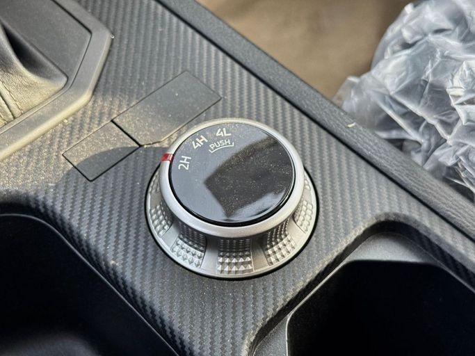 Новый Mitsubishi L200 VI, 2.4 л, 2025 в Дубае от Mohamed Hakim Motors Белый цвет. GCC | AUTO.AE