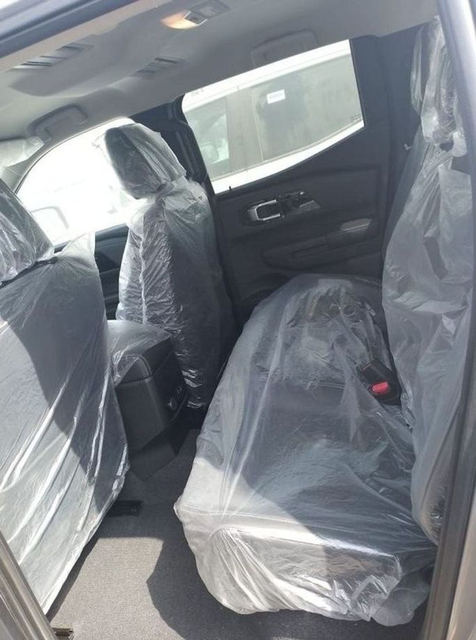 Новый Mitsubishi L200 VI, 2.4 л, 2024 в Дубае от Mohamed Hakim Motors Серебристый цвет. Other | AUTO.AE