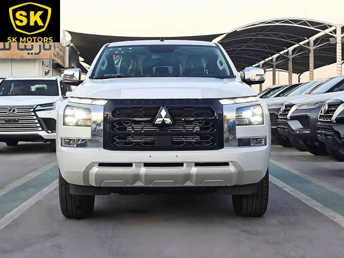 Новый Mitsubishi L200 VI, 2.4 л, 2024 в Дубае от SK Motors Белый цвет. GCC | AUTO.AE