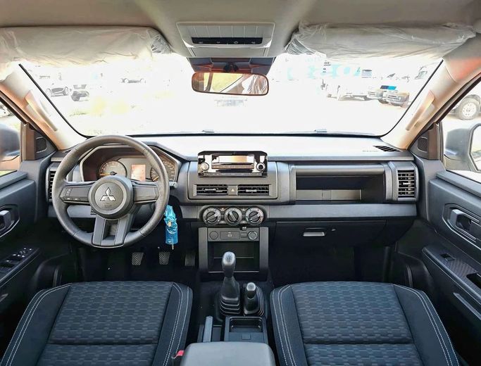 Новый Mitsubishi L200 VI, 2.4 л, 2024 в Дубае от SK Motors Белый цвет. GCC | AUTO.AE