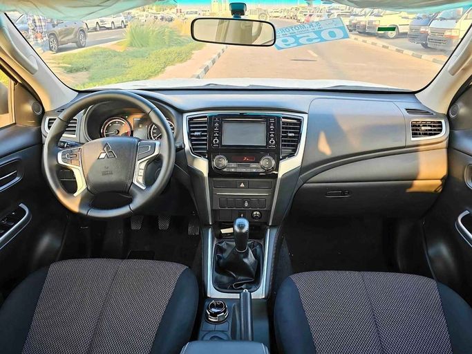 Новый Mitsubishi L200 V Рестайлинг, 2.4 л, 2022 в Дубае от SK Motors Белый цвет. GCC | AUTO.AE