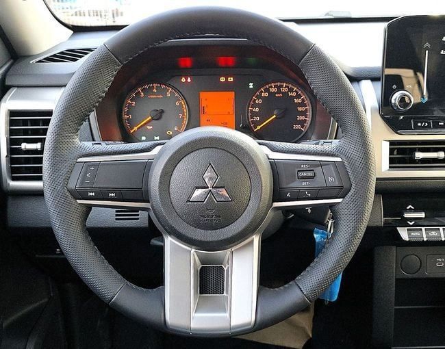 New Mitsubishi L200 VI, 2.4 l, 2025 in Dubai by Soltan Auto, Black color. Other | AUTO.AE