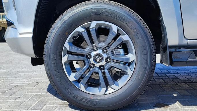 Новый Mitsubishi L200 V Рестайлинг, 2.4 л, 2023 в Дубае от Falcons GT Motors FZCO Серебристый цвет.  | AUTO.AE