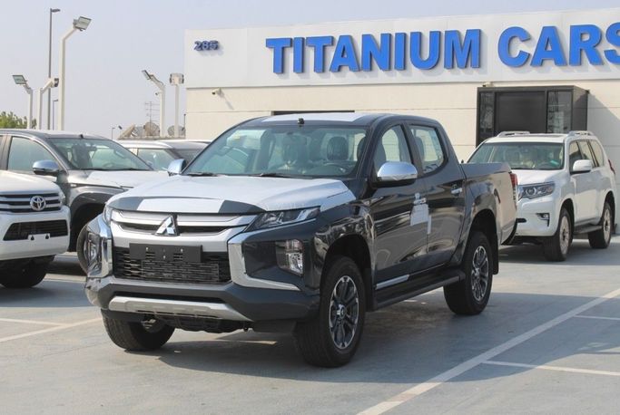 Новый Mitsubishi L200 V Рестайлинг, 2.4 л, 2023 в Дубае от Titanum Cars Серый цвет. Other | AUTO.AE
