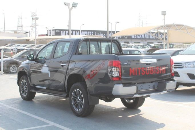 Новый Mitsubishi L200 V Рестайлинг, 2.4 л, 2023 в Дубае от Titanum Cars Серый цвет. Other | AUTO.AE