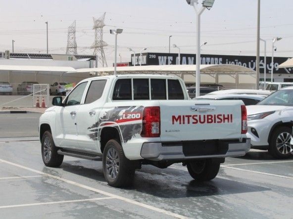Новый Mitsubishi L200 VI, 2.4 л, 2024 в Дубае от Titanum Cars Белый цвет. Other | AUTO.AE