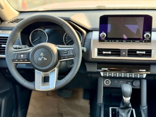 Новый Mitsubishi L200 VI, 2.4 л, 2024 в Дубае от Titanum Cars Белый цвет. Other | AUTO.AE