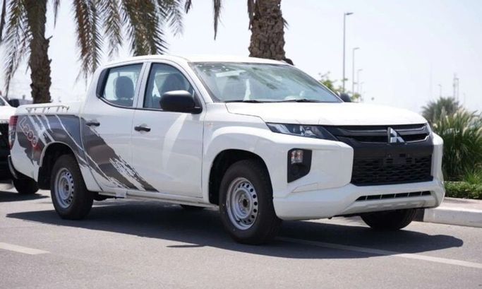 Новый Mitsubishi L200 V Рестайлинг, 2.4 л, 2023 в Дубае от World Center Motors FZE Белый цвет. Other | AUTO.AE
