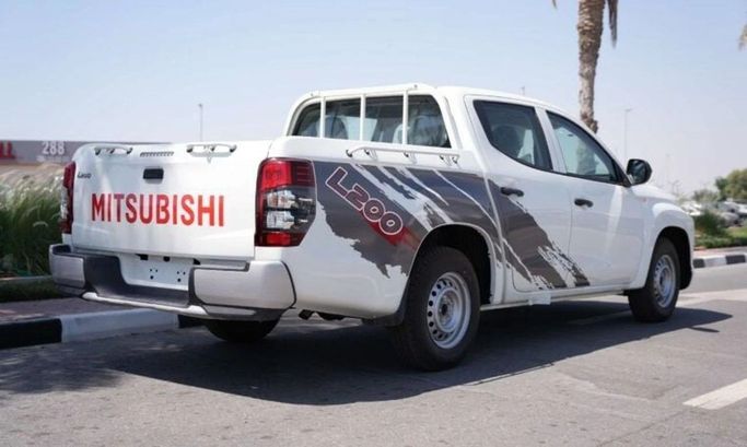 Новый Mitsubishi L200 V Рестайлинг, 2.4 л, 2023 в Дубае от World Center Motors FZE Белый цвет. Other | AUTO.AE