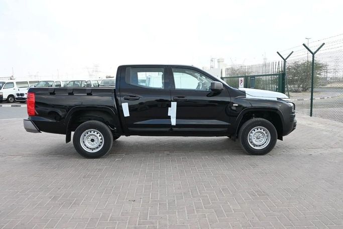 جديدة Mitsubishi L200 شد الوجه V, 2.4 l, 2026 في في دبي من AYT Motors، اللون أسود. أخرى | AUTO.AE