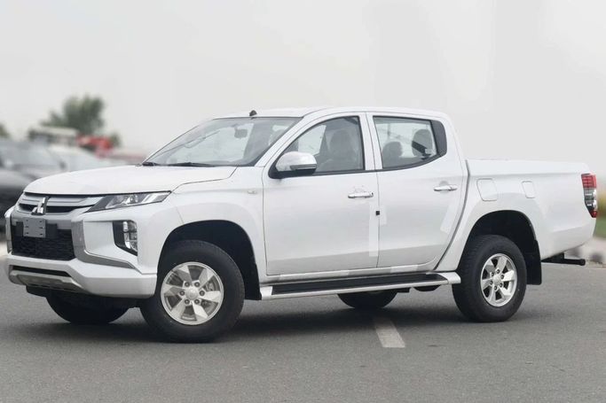 New Mitsubishi L200 V Facelift, 2.4 l, 2022 in Dubai by Global Motors, Silver color. Other | AUTO.AE