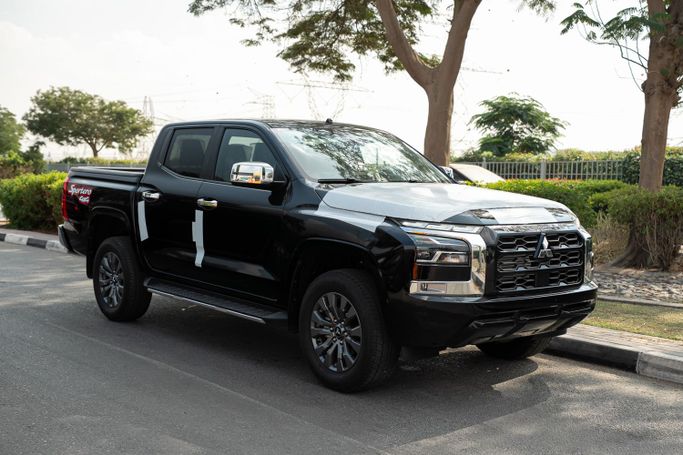 Новый Mitsubishi L200 VI, 2.4 л, 2026 в Дубае от Alkady Cars Черный цвет.  | AUTO.AE