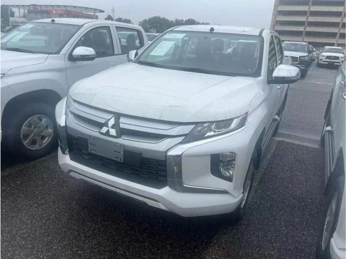 Новый Mitsubishi L200 V Рестайлинг, 2.4 л, 2022 в Дубае от Ocean Road Motors  Белый цвет. Other | AUTO.AE