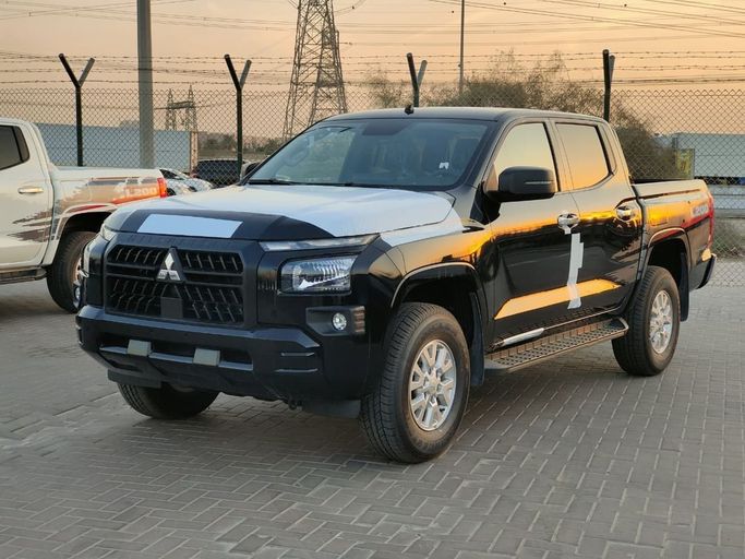 جديدة Mitsubishi L200 فيس ليفت V, 2.4 l, 2025 في في دبي من STYLE MOTORS FZE، اللون أسود.  | AUTO.AE