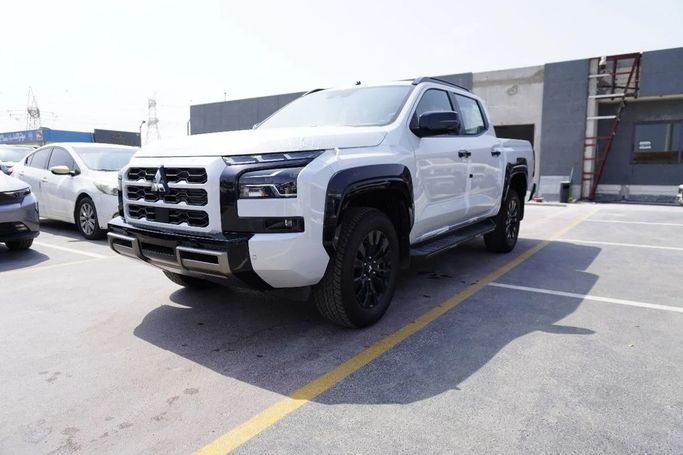Новый Mitsubishi L200 VI, 2.4 л, 2025 в Дубае от STYLE MOTORS FZE Белый цвет.  | AUTO.AE