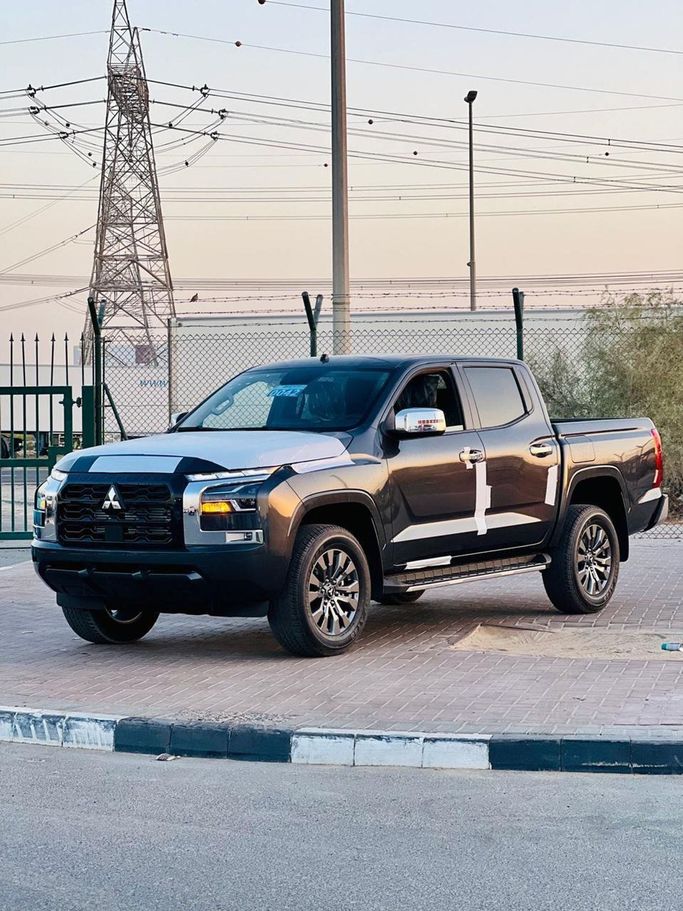 جديدة Mitsubishi L200 سادساً, 2.4 l, 2026 في في دبي من Mercury Global FZCO، اللون أسود. مواصفات الخليج | AUTO.AE | إعلان #268989