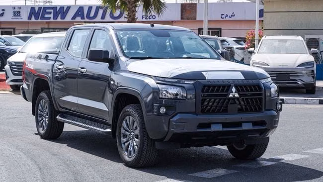 New ⁦Mitsubishi L200 VI, 2.4 l, 2026⁩ in UAE, Dubai by NEW AUTO FZCO, Grey color. GCC Specs | AUTO.AE | Listing #289669