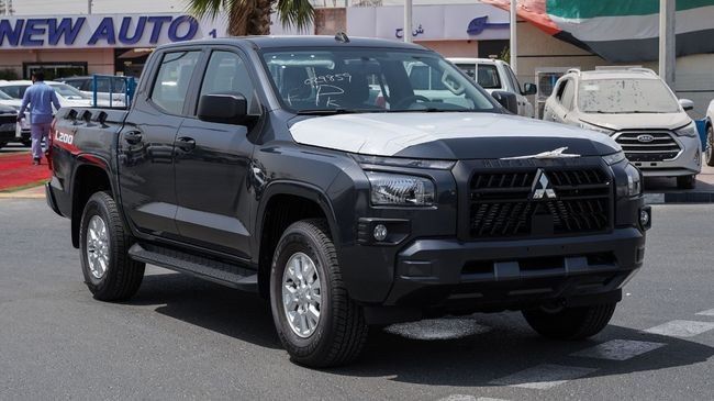 جديدة ⁦Mitsubishi L200 سادساً، 2.4 l، 2026⁩ في في الإمارات, دبي من NEW AUTO FZCO، اللون رمادي. مواصفات الخليج | AUTO.AE | إعلان #289923